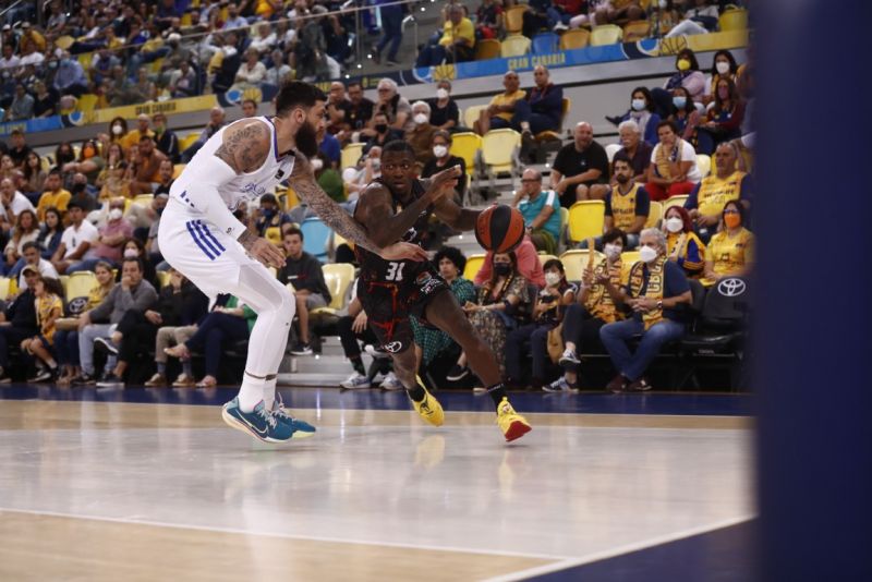 83-91: El Granca entra en el play off con una carambola