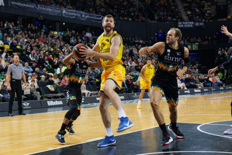 76-72: Hakanson fulmina la reacción del Gran Canaria