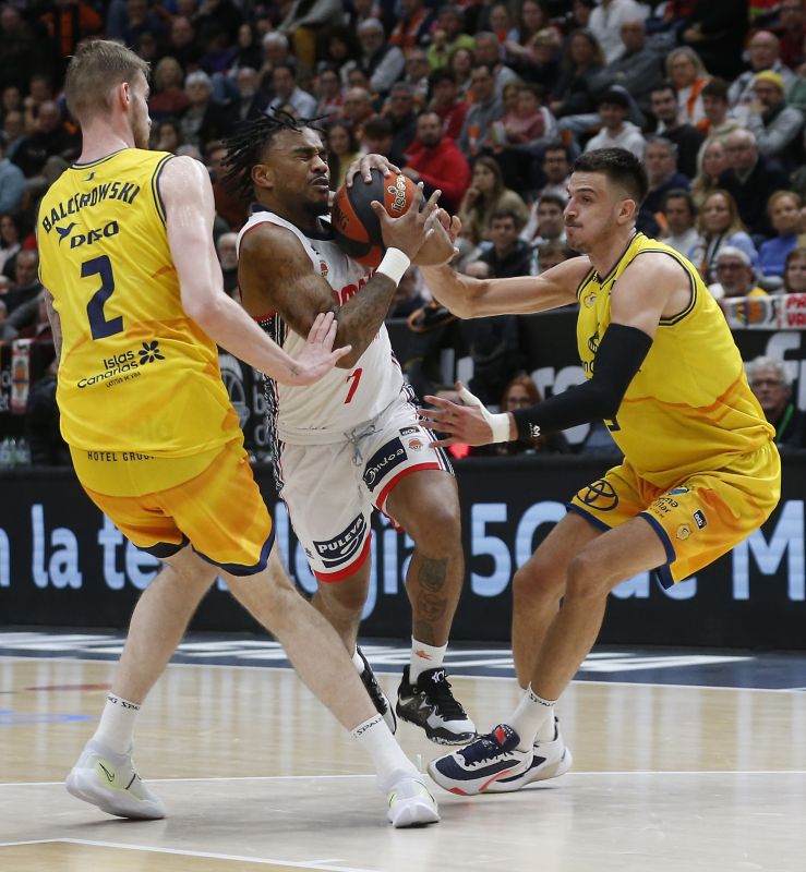 82-76: El Gran Canaria resbala en la fiesta del 'Pamesa'