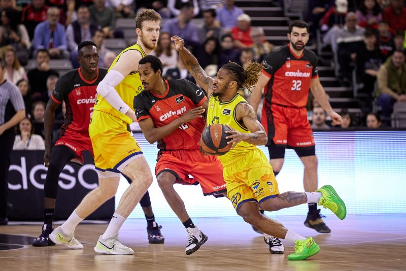 80-66: El Granca vuelve a las andadas en Granada