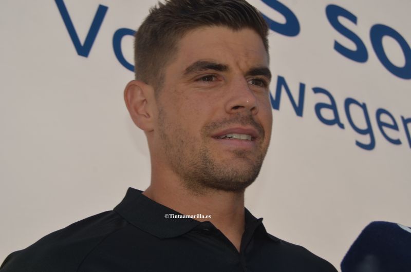 "Me hace igual de ilusión ganar al Tenerife que a la Real"