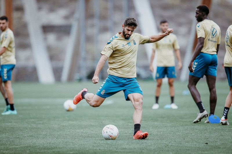 "Del pique con el Tenerife no hablamos, pero es bonito"