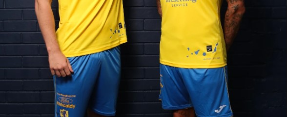 Raith Rovers, de amarillo y con las Islas Canarias