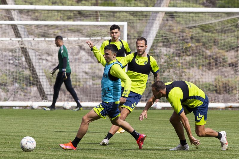 Rober y Alvaro Lemos, en la lista del viaje a Fuenlabrada