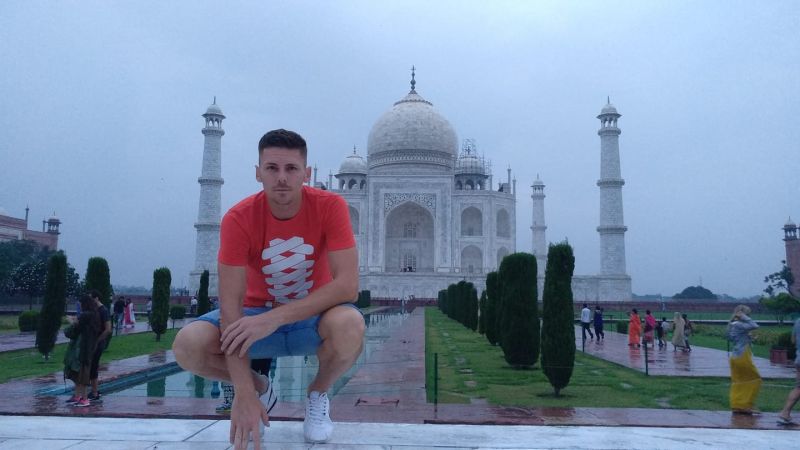 "En la India estamos a salvo; no volvemos"