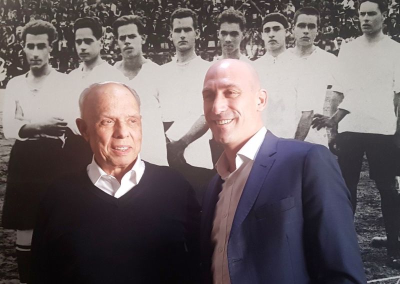 Nota de agradecimiento de la UD Las Palmas a Antonio Suárez