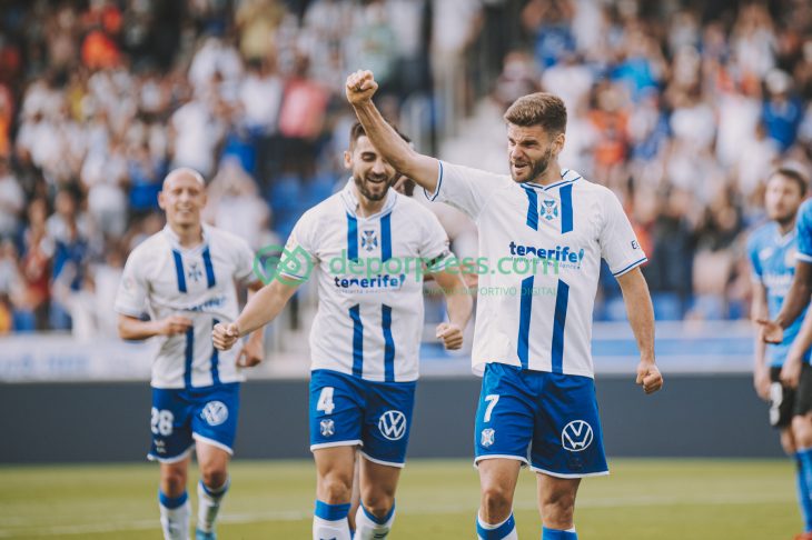 3-1: El Tenerife sigue su lucha por el ascenso directo
