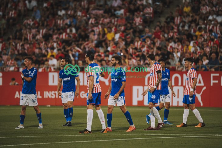 Escasa presencia de la afición del Girona en el Heliodoro