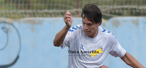 Los goles de Saúl Sánchez avivan al Tamaraceite