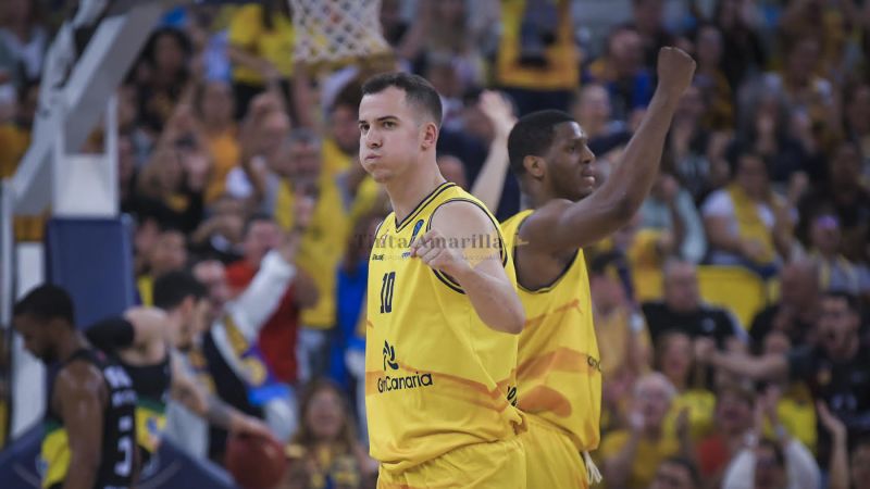 72-66: El Granca desactiva una bomba turca