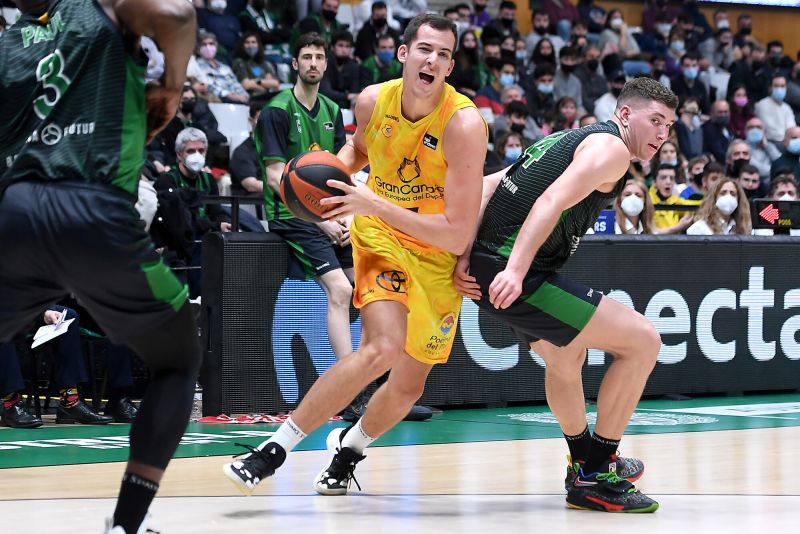82-75: El Granca llega tarde a Badalona