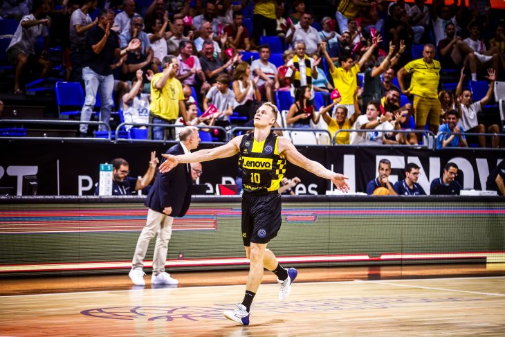 Salin ve clave la baja de Brussino