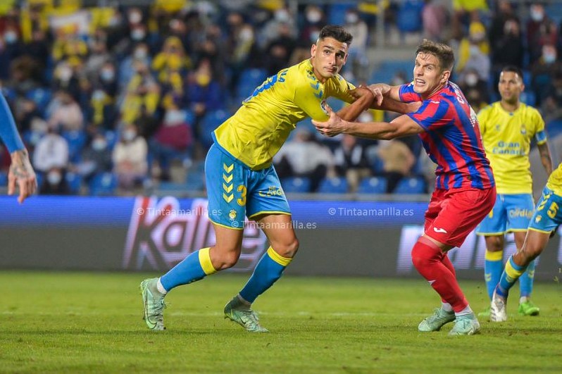 Sergi Cardona, el jugador de campo más utilizado en la primera vuelta