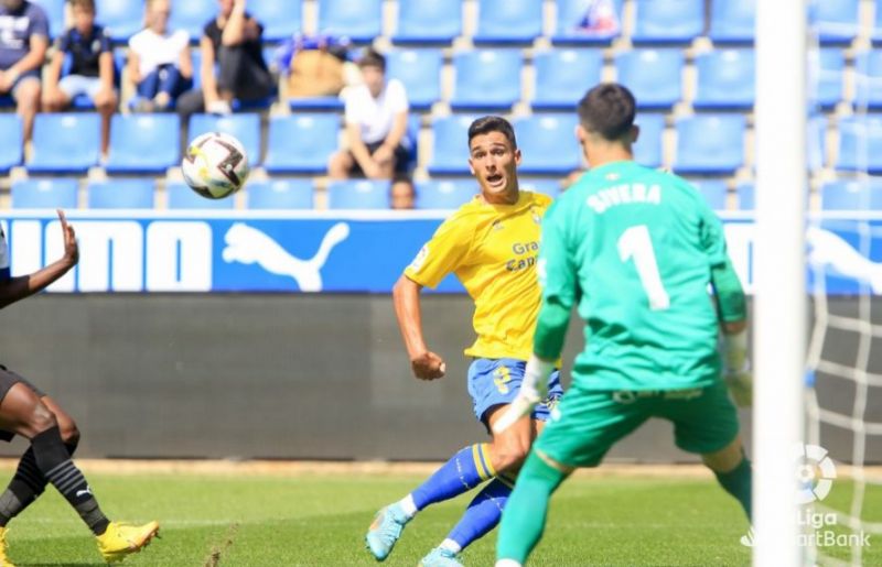 Sergi Cardona puso en aviso sobre la jugada del 1-1 ante el Alavés