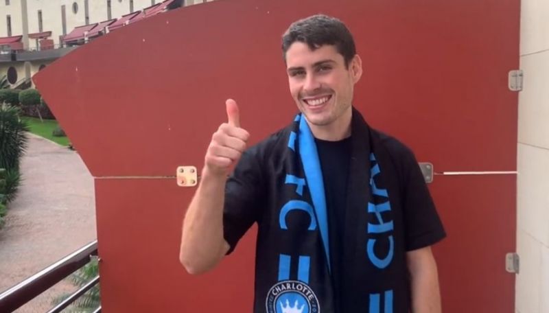 El guiño de Ruiz a Charlotte: "Estoy listo"