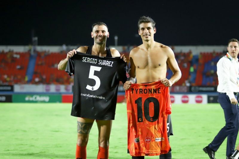 Cruce de ex amarillos en Tailandia