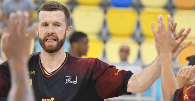 La vuelta de Shurna alivia a Lakovic