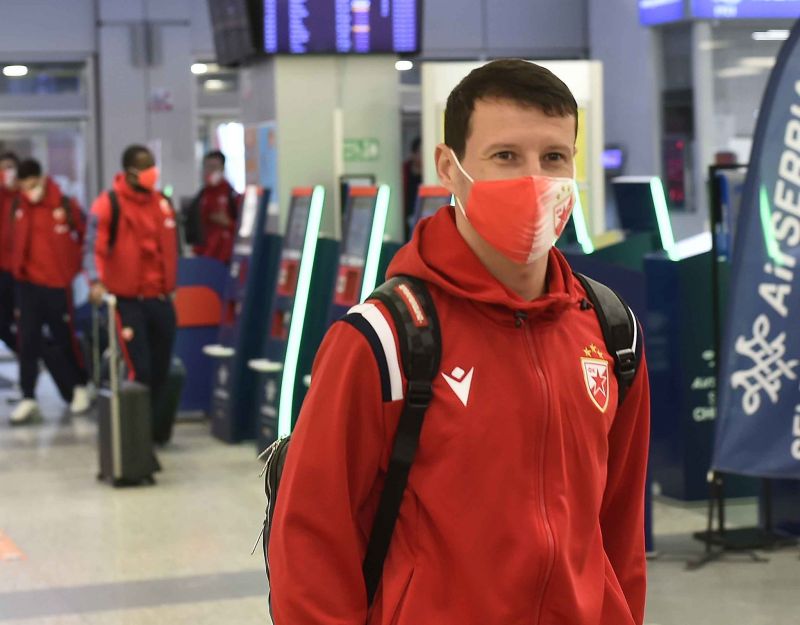 Srnic vuelve a sonreír en el Estrella Roja