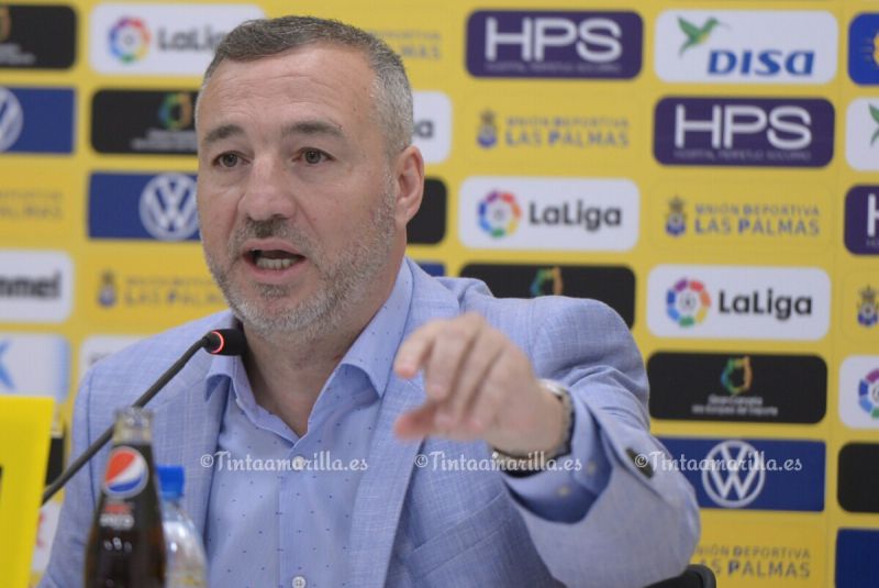 "La venta de Araujo nos permite firmar jugadores y traer al Messi canario"
