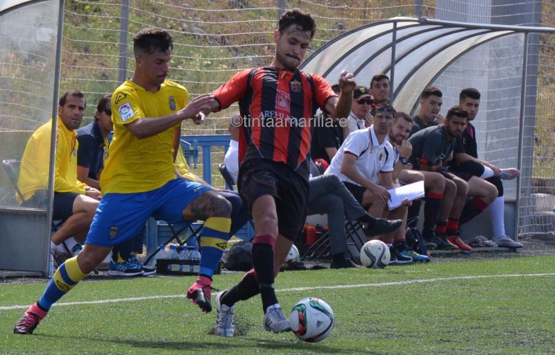 El Tenisca incorpora al medio grancanario Yared