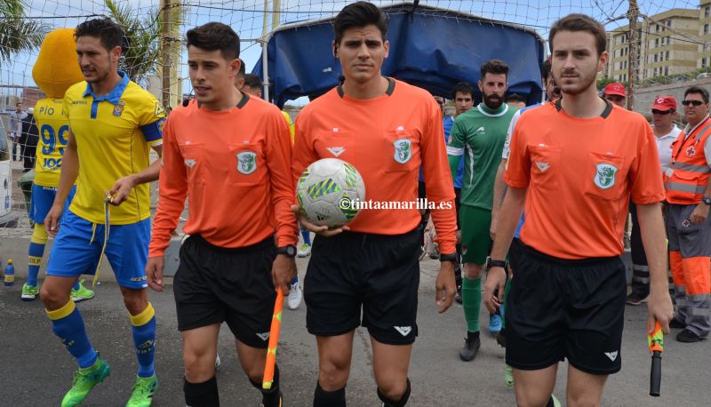 Arbitros para la vuelta de la primera promoción