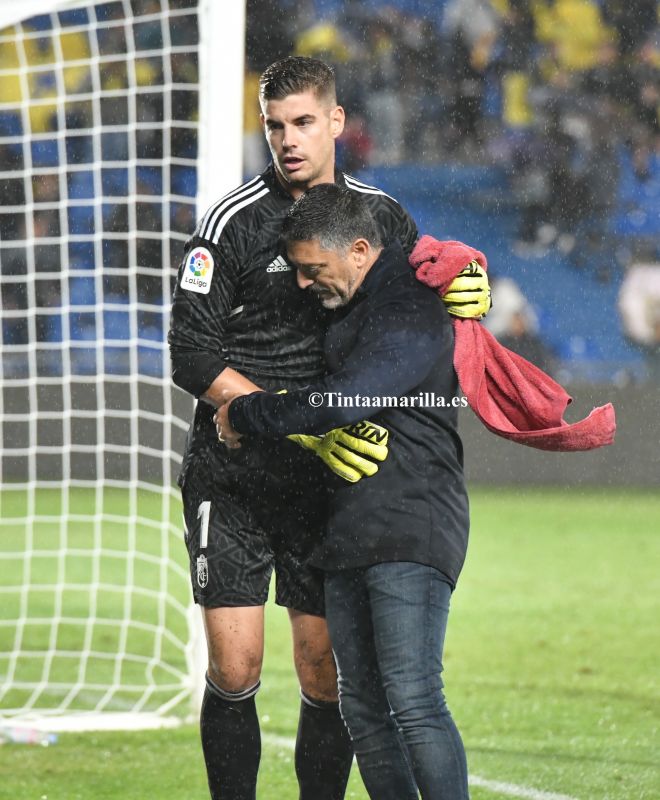 Felicitación bajo la lluvia