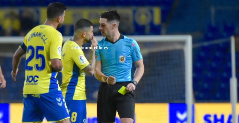 La UD, a ritmo de récord en tarjetas amarillas