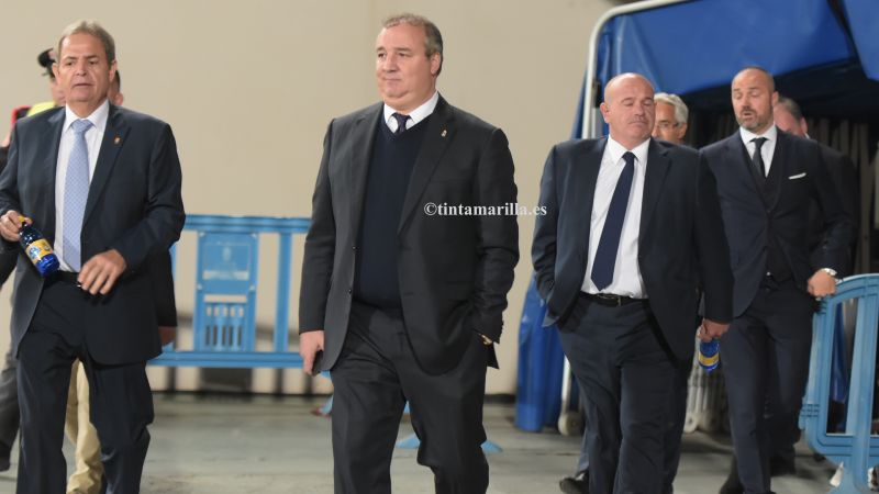 Los leales pidieron "una dimisión"