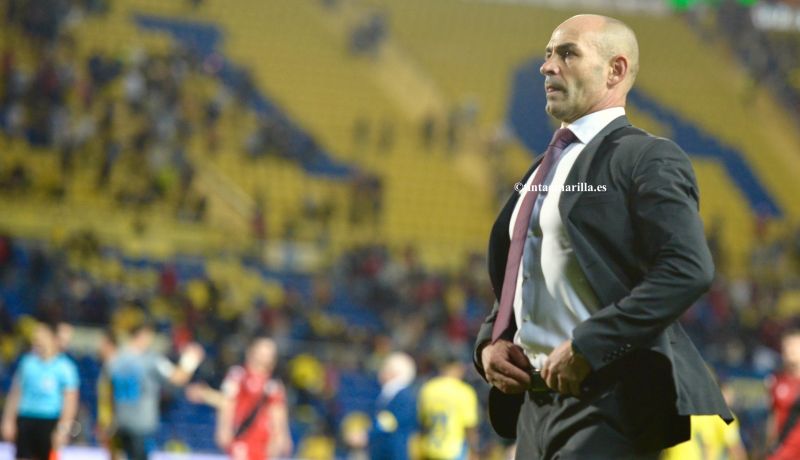 Jémez admite que la expulsión le obligó a usar "un fútbol que no me gusta"