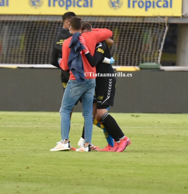 Los porteros felicitan a Josep