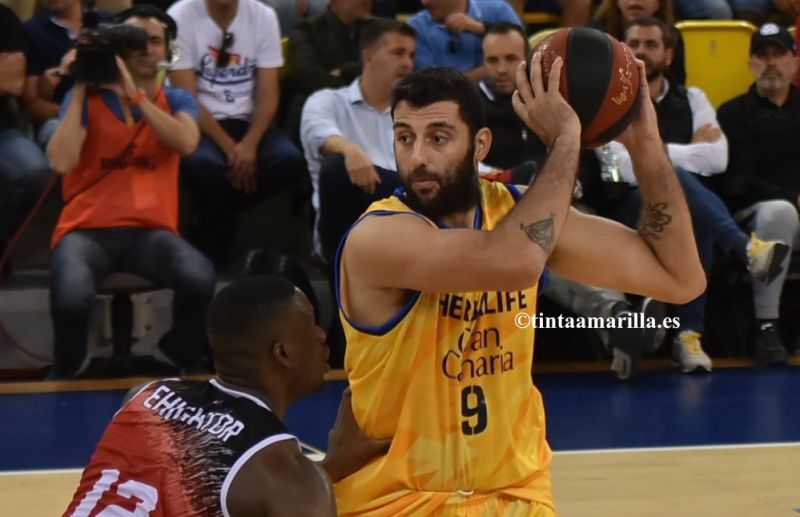 Bourousis vuelve a las canchas con el equipo de sus orígenes