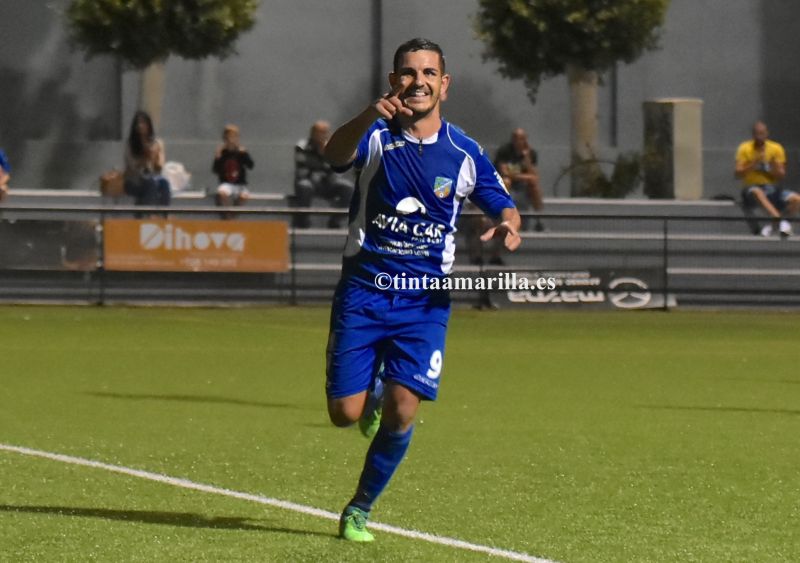 4-2: El San Fernando salva la incómoda visita del Estrella