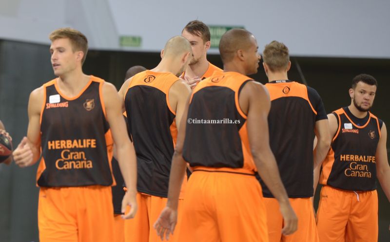 El Gran Canaria afronta su octubre loco, con 9 partidos oficiales