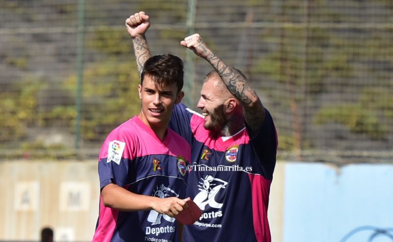 El Tenisca aboga porque "suba el primero del grupo"