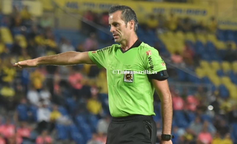 La UD se estrena en la Liga con un árbitro talismán