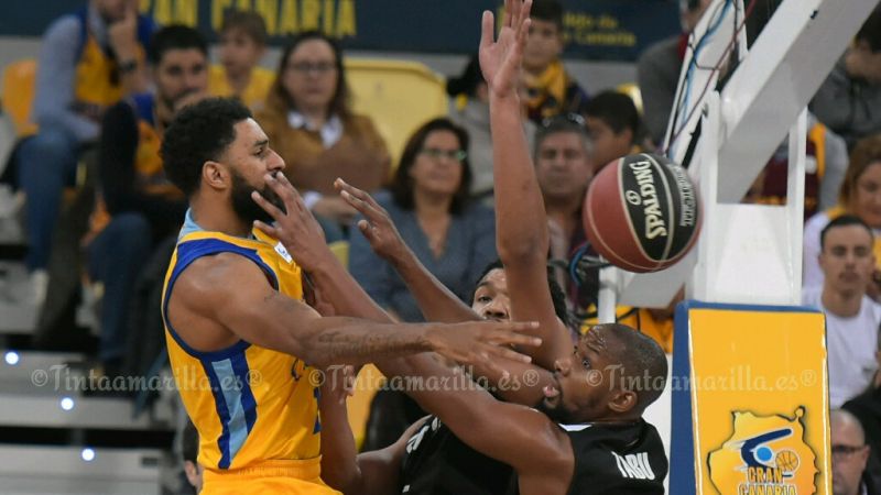 Seeley acaba con los Men in Black