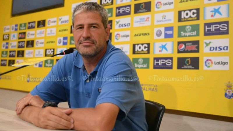 "Ceso por honestidad y dignidad"