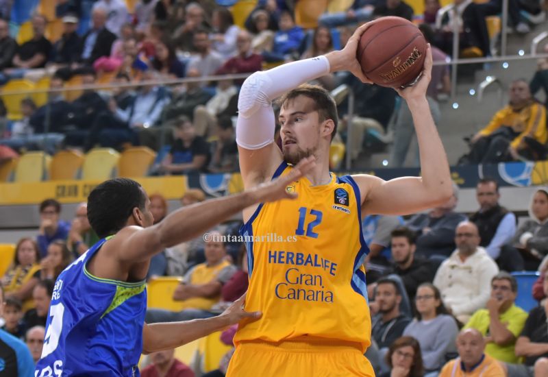 Bassas, Balvin y Salin, en el aire