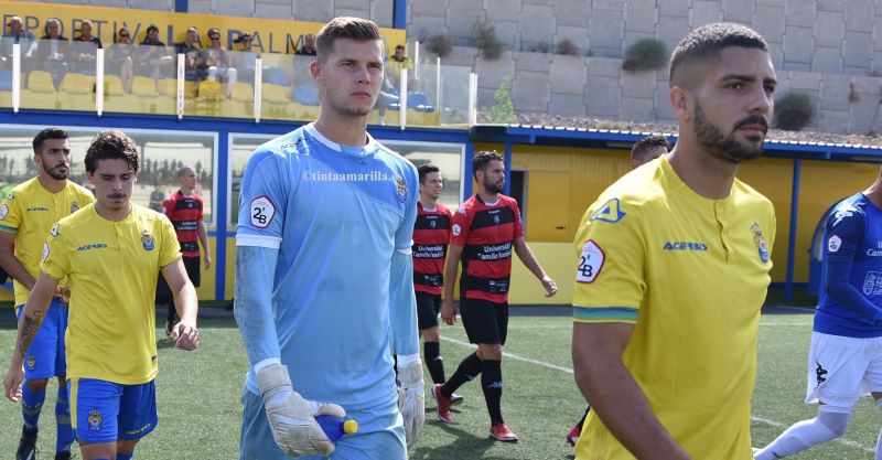 Cinco intocables en el once del filial amarillo