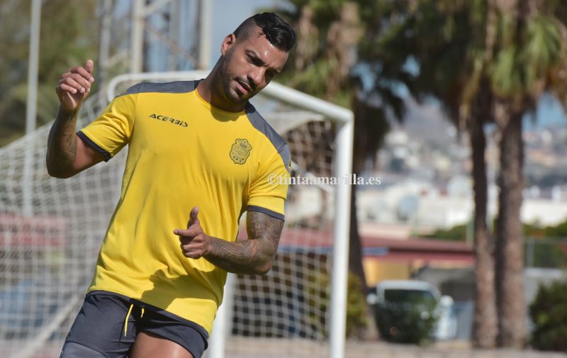 Macedo quiere quedarse "muchos años en la Unión Deportiva"