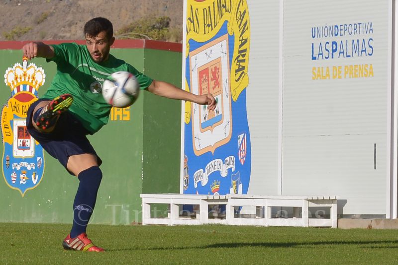 Santi renueva por el Villa, que ficha a Cone