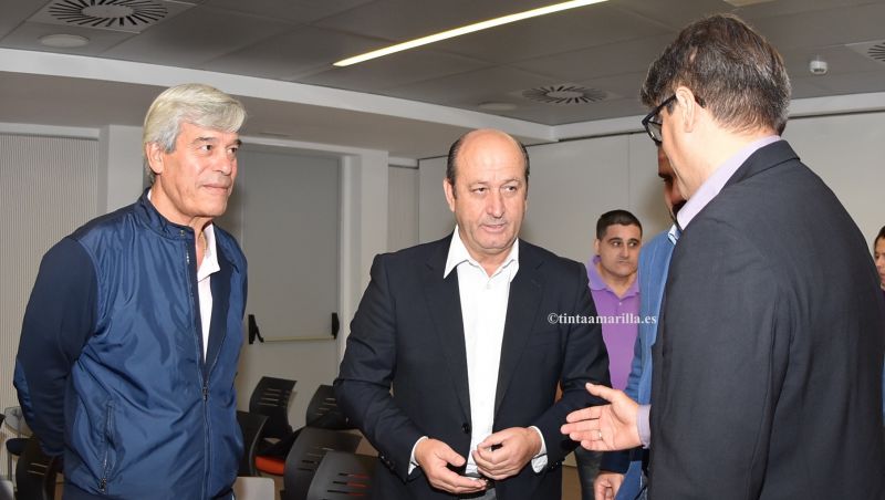 ¡Quietas las vacas ahí!