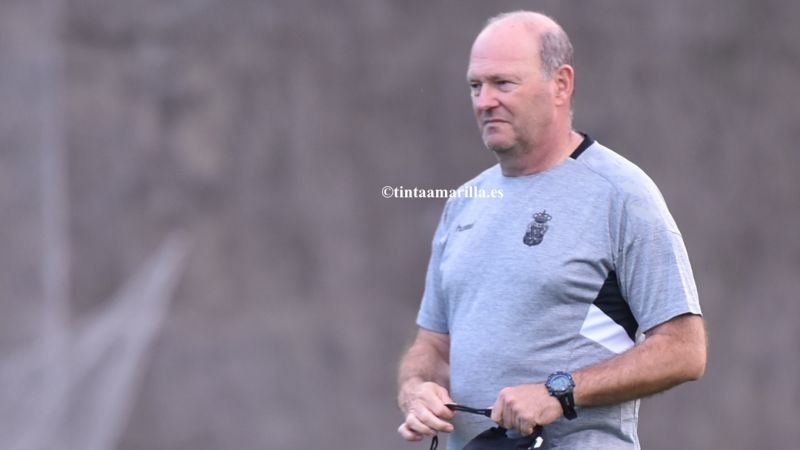 "Con 11 bajas debemos reinventarnos otra vez"