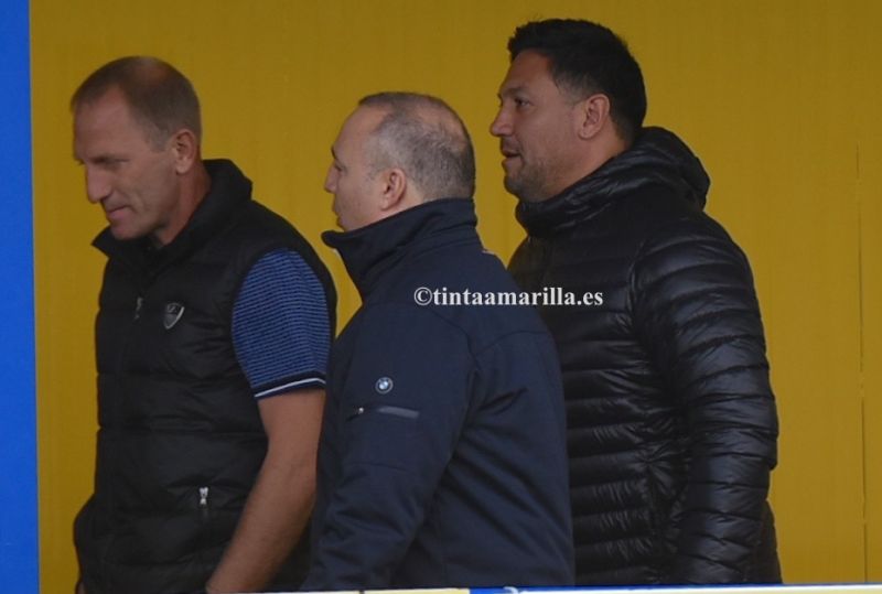 Ángel Rodríguez y Turu Flores, asistentes de Herrera