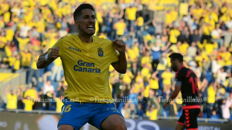 Un error arbitral revienta el derbi