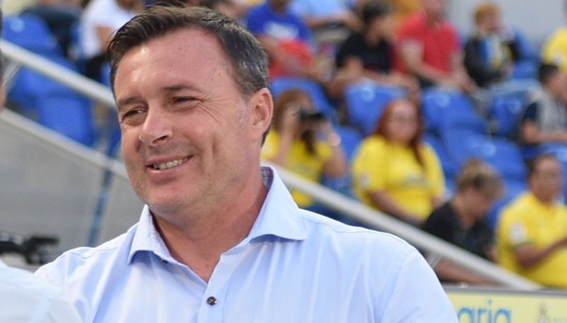 El técnico del Racing, ahora colista, pide no bajar los brazos ante la UD