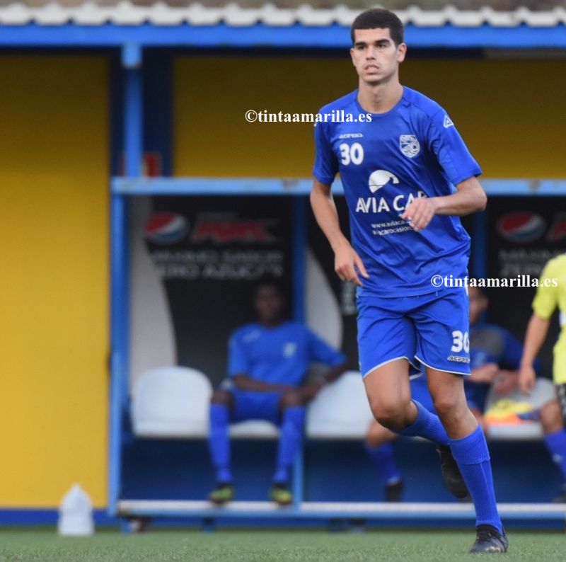 Alex Ojeda y el trato bonito al balón en el Sanfer