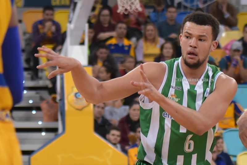 El Granca define su búsqueda: un escolta y un alero