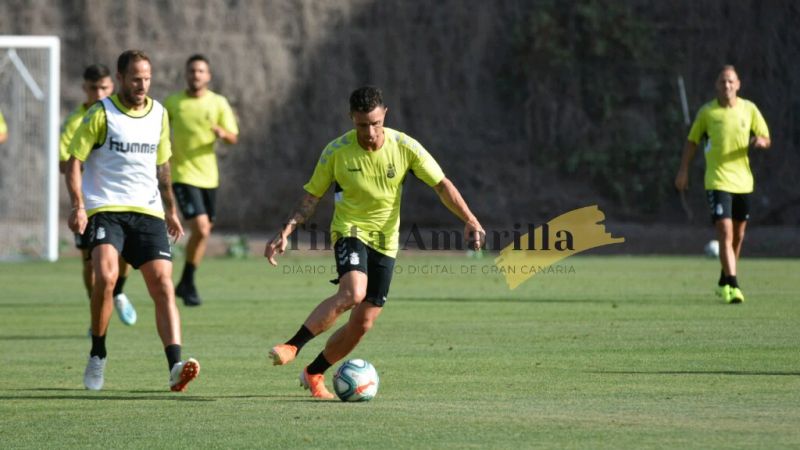 Rubén Castro saluda a su amigo el balón