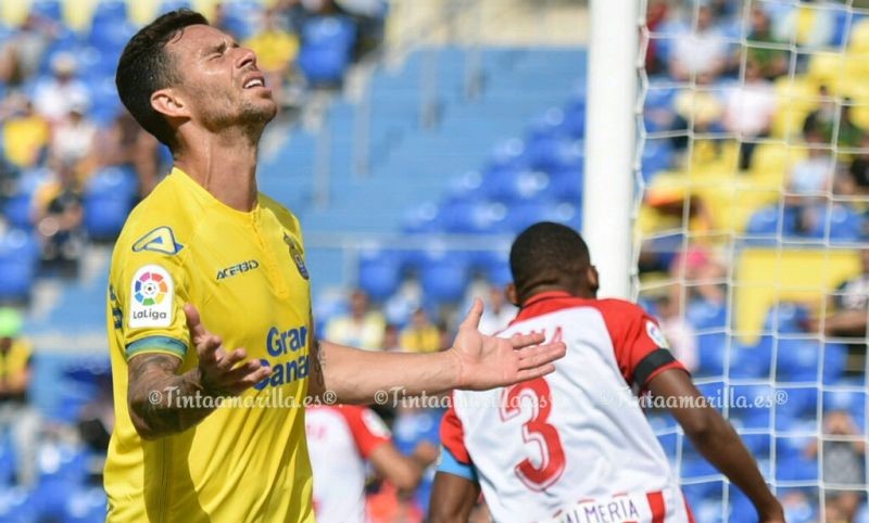 La firma de Rubén, en el último triunfo en Almería